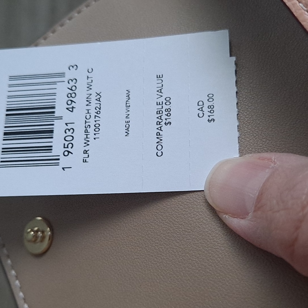Coach pink wallet on chain - Picture 13 of 16